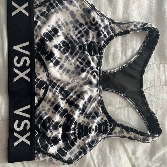 VSX Monochrome Patterned Sports Bra - Picture 6 of 11